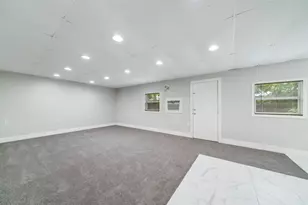 207 W Saunders St, League City, TX 77573 - Photo 24