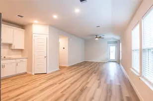 4519 Pinehurst Trce Dr, Pinehurst, TX 77362 - Photo 8