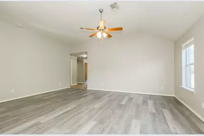 11747 Elizabeth Court, Pinehurst, TX 77362 - Photo 4