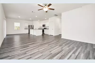 7819 Royalwood Drive, Houston, TX 77049 - Photo 18