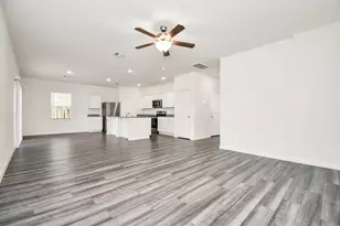 7819 Royalwood Dr, Houston, TX 77049 - Photo 18