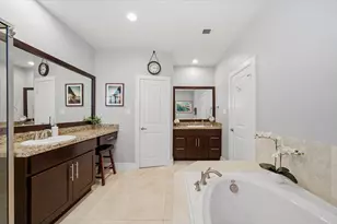 8816 Hollister Square Ct, Houston, TX 77080 - Photo 38