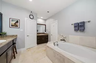 8816 Hollister Square Ct, Houston, TX 77080 - Photo 36