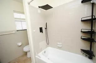 12739 Huntingwick Dr, Houston, TX 77024 - Photo 24