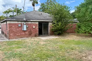 17018 Woodacre Dr, Houston, TX 77049 - Photo 2