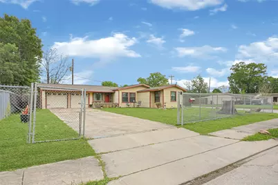 5843 Kenilwood Drive, Houston, TX 77033 - Photo 2