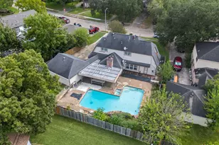 15306 Corona Del Mar Dr, Houston, TX 77083 - Photo 2