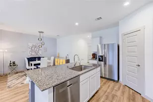 9907 Palm Royal Dr, Baytown, TX 77521 - Photo 14