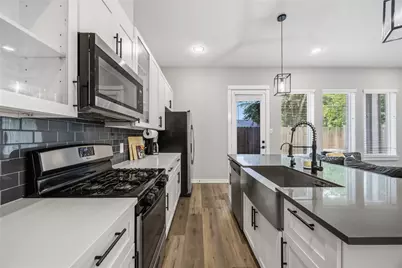 6723 Parker Oaks Lane, Houston, TX 77076 - Photo 2