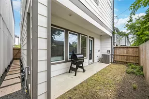 6723 Parker Oaks Ln, Houston, TX 77076 - Photo 18