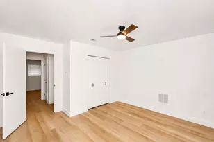 814 El Toro Ln, Houston, TX 77062 - Photo 12