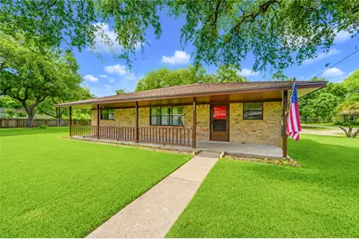 4704 1st Street, Bacliff, TX 77518 - Photo 2