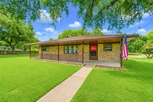 4704 1st St, Bacliff, TX 77518 - Photo 2