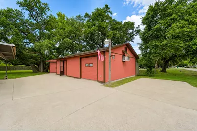 4704 1st Street, Bacliff, TX 77518 - Photo 8