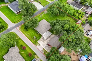4704 1st St, Bacliff, TX 77518 - Photo 40