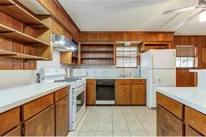 4704 1st Street, Bacliff, TX 77518 - Photo 10
