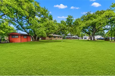 4704 1st Street, Bacliff, TX 77518 - Photo 32