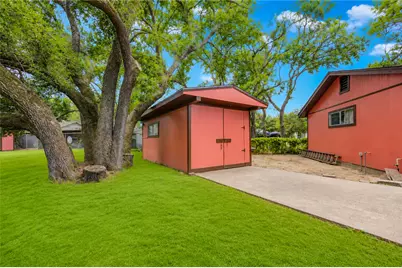 4704 1st Street, Bacliff, TX 77518 - Photo 28