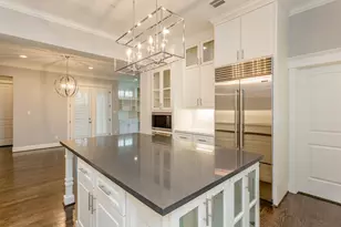 2035 Sheridan St, Houston, TX 77030 - Photo 12