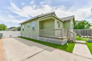 5008 Ave O 1/2, Galveston, TX 77551 - Photo 10