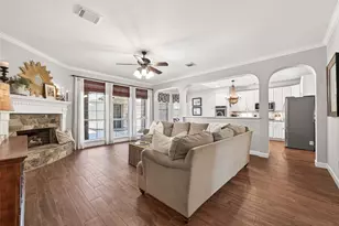 930 Burchton Dr, Sugar Land, TX 77479 - Photo 4