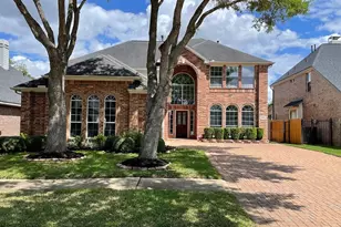 14207 Cairns Ct, Sugar Land, TX 77498 - Photo 2