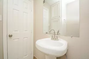 6018 Collingsworth St, Houston, TX 77026 - Photo 14