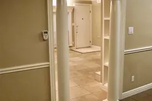 2100 Tanglewilde St, Houston, TX 77063 - Photo 8