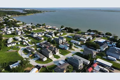 134 Egret Canal S, Baytown, TX 77523 - Photo 4