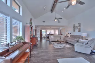 2702 S Pine Hill Dr, Pearland, TX 77581 - Photo 6