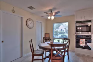 2702 S Pine Hill Dr, Pearland, TX 77581 - Photo 10