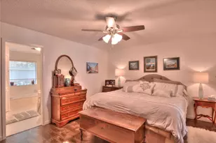 2702 S Pine Hill Dr, Pearland, TX 77581 - Photo 12