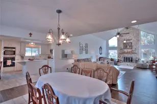2702 S Pine Hill Dr, Pearland, TX 77581 - Photo 8