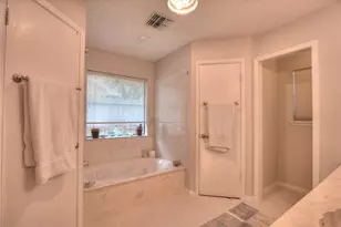 2702 S Pine Hill Dr, Pearland, TX 77581 - Photo 14