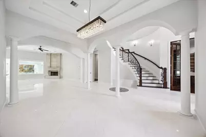 9761 Westview Drive, Houston, TX 77055 - Photo 4