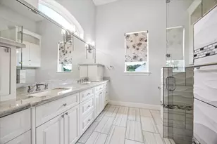 9761 Westview Dr, Houston, TX 77055 - Photo 10