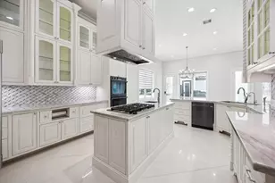 9761 Westview Dr, Houston, TX 77055 - Photo 6