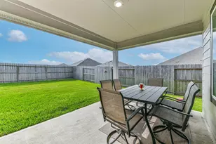 2621 Mackinac Bay Dr, Texas City, TX 77568 - Photo 6