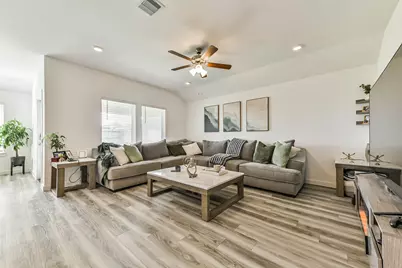 2621 Mackinac Bay Drive, Texas City, TX 77568 - Photo 8