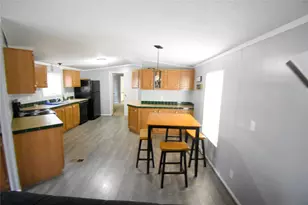 2 Lakeview Ln, Huntsville, TX 77340 - Photo 4