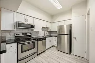 2100 Tanglewilde St, Houston, TX 77063 - Photo 6