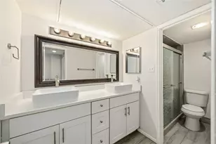 2100 Tanglewilde St, Houston, TX 77063 - Photo 12