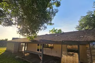 5643 Condon Ln, Houston, TX 77053 - Photo 16