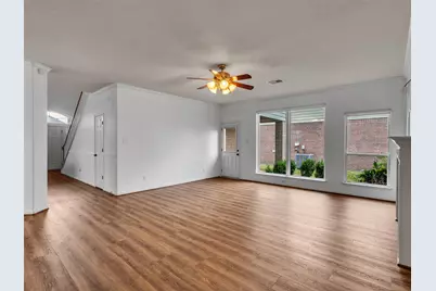 9915 Valance Way, Conroe, TX 77385 - Photo 2