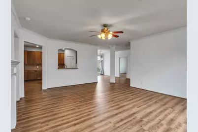 9915 Valance Way, Conroe, TX 77385 - Photo 10