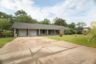 2117 Pecan St, Dickinson, TX 77539 - Photo 4