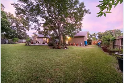 2117 Pecan Street, Dickinson, TX 77539 - Photo 18