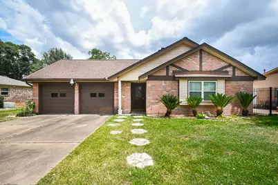 11915 N Hanworth Drive, Houston, TX 77031 - Photo 1