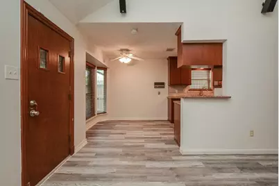 11915 N Hanworth Drive, Houston, TX 77031 - Photo 4