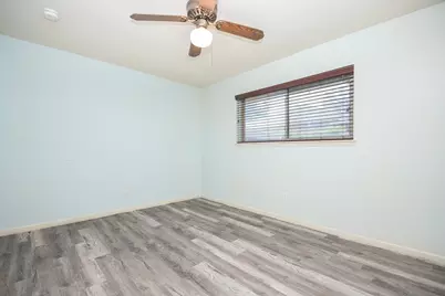 11915 N Hanworth Drive, Houston, TX 77031 - Photo 24